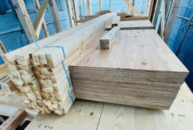 構造用合板とは?コンパネとの違い・強度別の用途や価格など 姫路の工務店「クオホーム」 本田準一のここだけの話